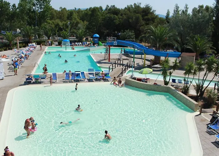 Village Baia Del Marinaio Vada